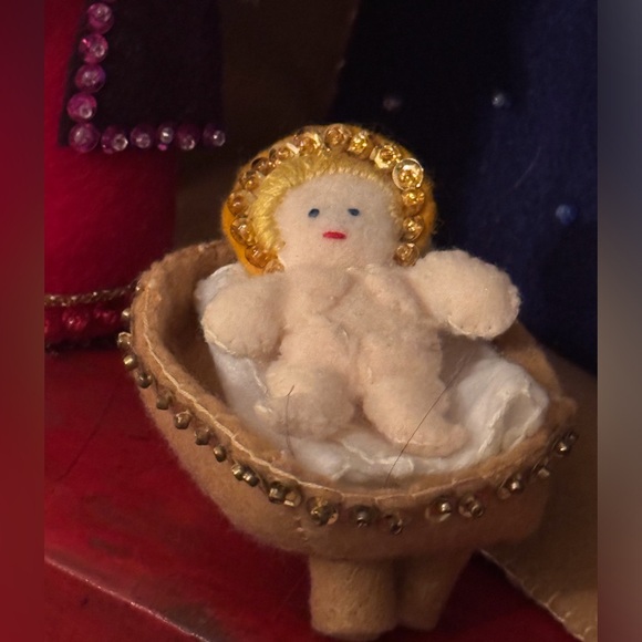 Bucilla Felt Nativity handmade - Picture 3 of 12